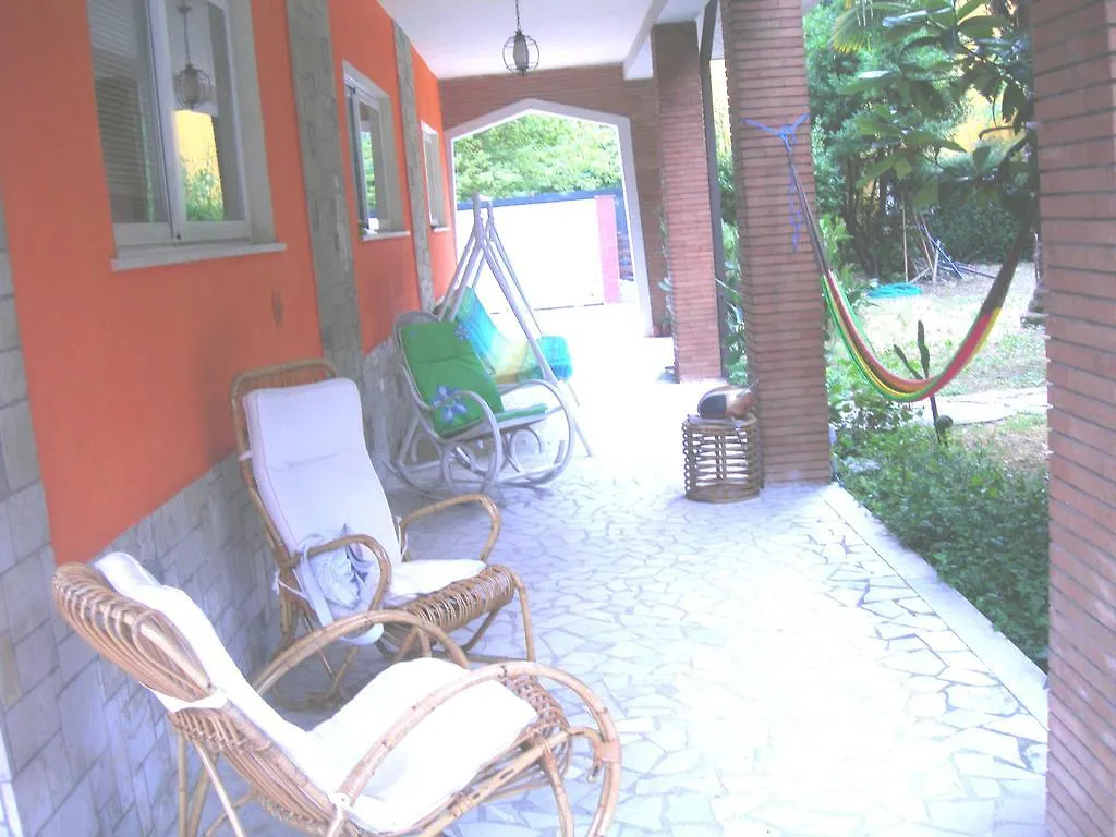 The Village Piano di Follo Apartment